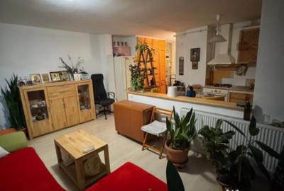 Apartament cu 3 camere semidecomandat în Progresul - 2