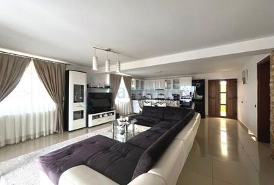 Casă cu 5 camere cu Teren 300 Mp în Sânmartin - 14