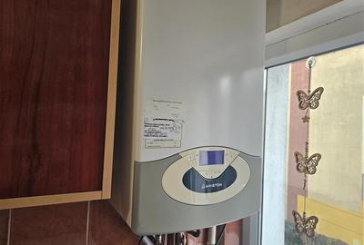 Apartament cu 3 camere nedecomandat, mobilat în Micro III - 22