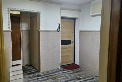 Apartament cu 4 camere semidecomandat în Teiul Doamnei - 1