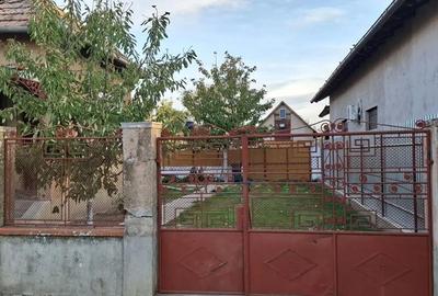 Casă cu 4 camere cu Teren 718 Mp în Pesac - 2
