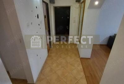 Apartament cu 3 camere decomandat în 9 Mai - 7
