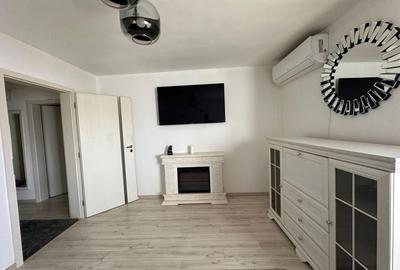 Apartament cu 3 camere decomandat, mobilat în Poarta 6 - 9