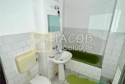 Apartament cu 4 camere decomandat în Narcisa - 13