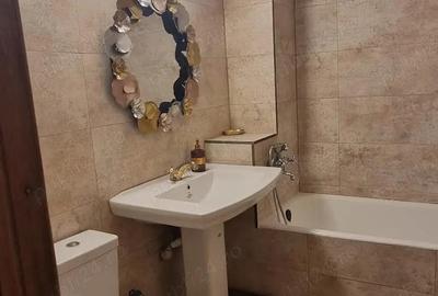 Apartament cu 3 camere decomandat în Ultracentral