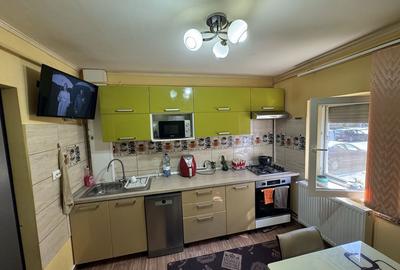 Apartament cu 3 camere decomandat în Alfa - 8