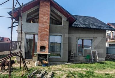 Casa de vanzare Tarlungeni 5 camere, teren, garaj, in - 2