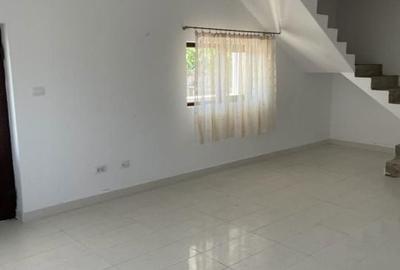 Casă cu 3 camere cu Teren 2263 Mp în Central - 3