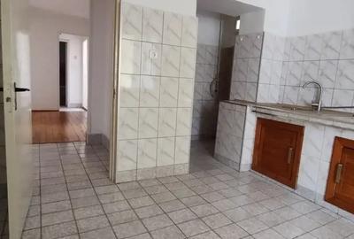 Apartament 3 camere, decomandat, etj 1; Micro 11; Certif. perf. energ.clasa A Pret negociabil. - 4