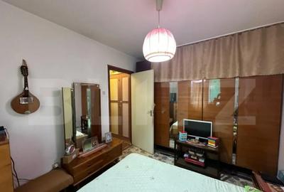 Apartament cu 3 camere semidecomandat, mobilat în Centrul Civic