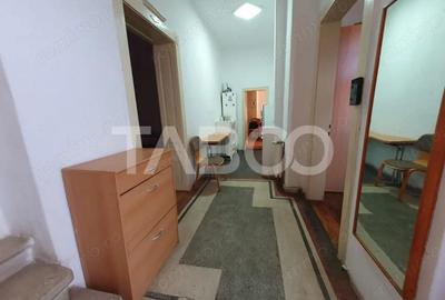 Casă cu 6 camere cu Canalizare în Central - 12