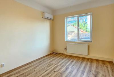 Birou, de 63.330001831055 mp, în Eroii Revoluției - 7