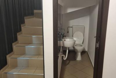 Casă cu 3 camere cu Teren 50 Mp în Central - 1