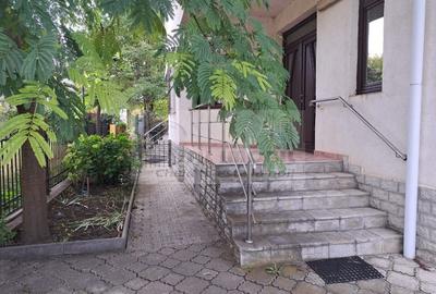 Casa/Vila de Inchiriat COPOU - 3000 euro - 41