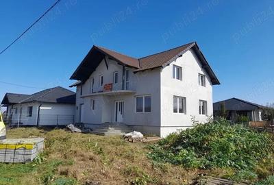 Casă cu Teren 480 Mp în Partoș - 2