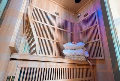Pensiune situata in Costinesti, CU PISCINA, SAUNA SI SALA FITNESS - 14