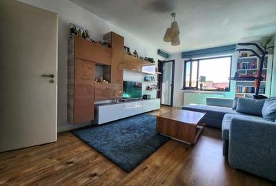 Apartament cu 3 camere decomandat, mobilat în Tractorul