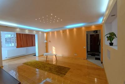 Apartament cu 3 camere semidecomandat, mobilat în P-ța Victoriei - 12