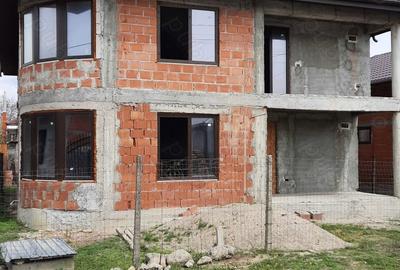 Casă cu 4 camere cu Teren 300 Mp în Căpățânești - 9