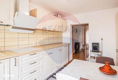 Casă cu 7 camere cu Teren 860 Mp în Central - 6