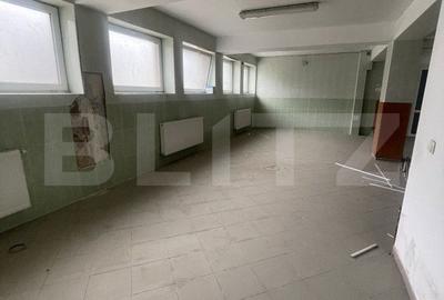 Spațiu comercial, de 140 mp, în Central - 3