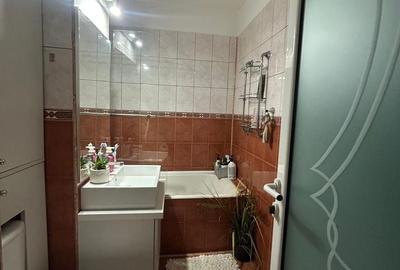 Apartament cu 3 camere semidecomandat în Central - 9
