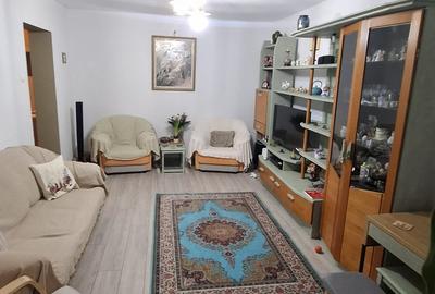 Apartament cu 4 camere decomandat în Titan - 2