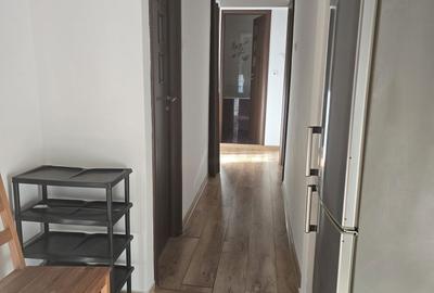 Apartament cu 3 camere decomandat în Trafic Greu - 3