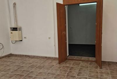 Spațiu comercial, de 55 mp, în Central - 6