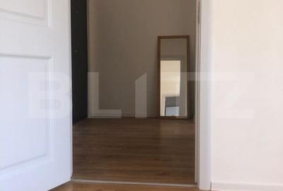 Apartament de vanzare, cu 2 camere, luminos, renovat, zona Astra