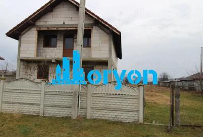 Casă cu 6 camere cu Teren 1002 Mp în Albeni - 3