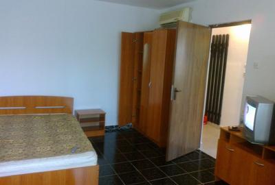 Proprietar, inchiriez garsoniera Vitan Mall, Vlaicu Voda 4/4 - 7