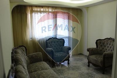 Apartament cu 4 camere decomandat, mobilat în Ostroveni