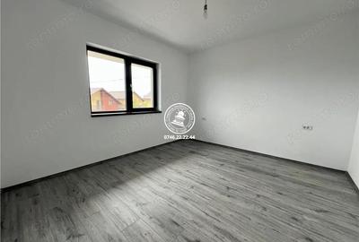 Casă cu 4 camere cu Teren 250 Mp în Central - 8