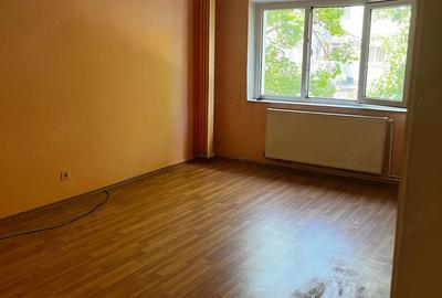 Apartament cu 2 camere decomandat în Calarași 4 - 7