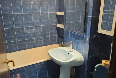 Inchiriez apartanent 2 camere decomandat,utilat,vis-a-vis de Megamall,sector 2,Aleea Hobi?a,parter - 5