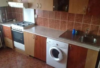 Apartament cu 3 camere decomandat în Zorilor