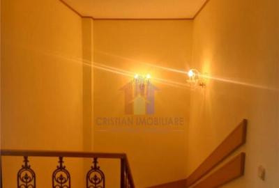 Apartament cu 3 camere decomandat în Călărași - 12