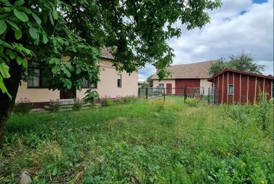 Teren generos 1411 mp cu casa veche si utilitati in centrul Apahidei - 3