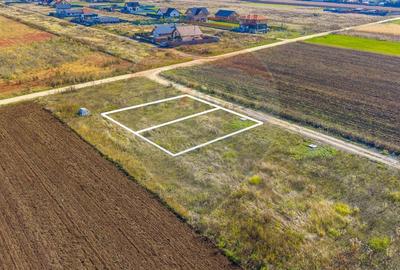 Teren Construcții intravilan de 650 mp, în Est - 3