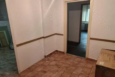 Apartament spa?ios cu 4 camere in zona Pie?ei Rahova - 2