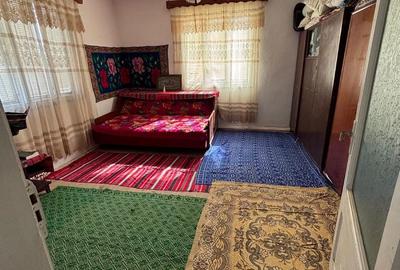Casă cu 4 camere în Câmpuri