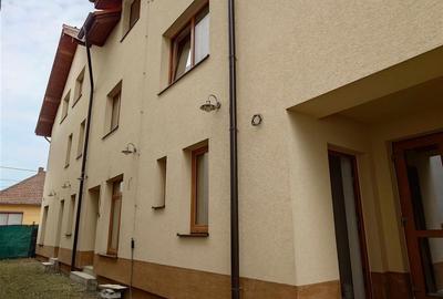 Casă cu 20 camere cu Canalizare în Central - 2