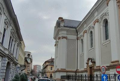 Spațiu comercial, de 62 mp, în P-ța Unirii - 2