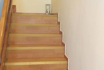 Casă cu 4 camere în Central - 1