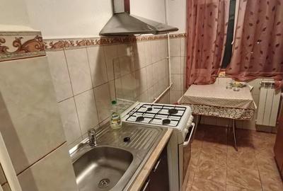 Apartament cu 2 camere decomandat în Micro 6 - 3