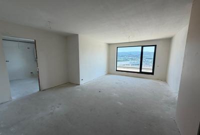 Apartament cu 3 camere decomandat în Zorilor