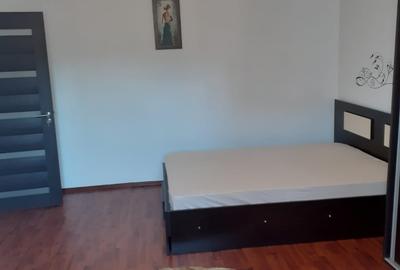 Garsonieră decomandată în 13 Septembrie