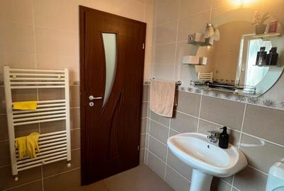 Casă cu 3 camere cu Teren 277 Mp în Cetate