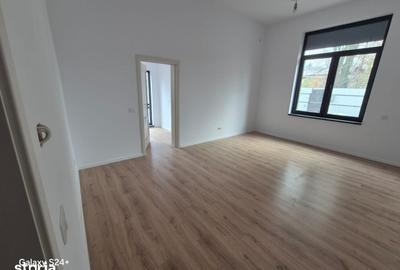 Casă cu 4 camere cu Teren 462 Mp în Central - 11